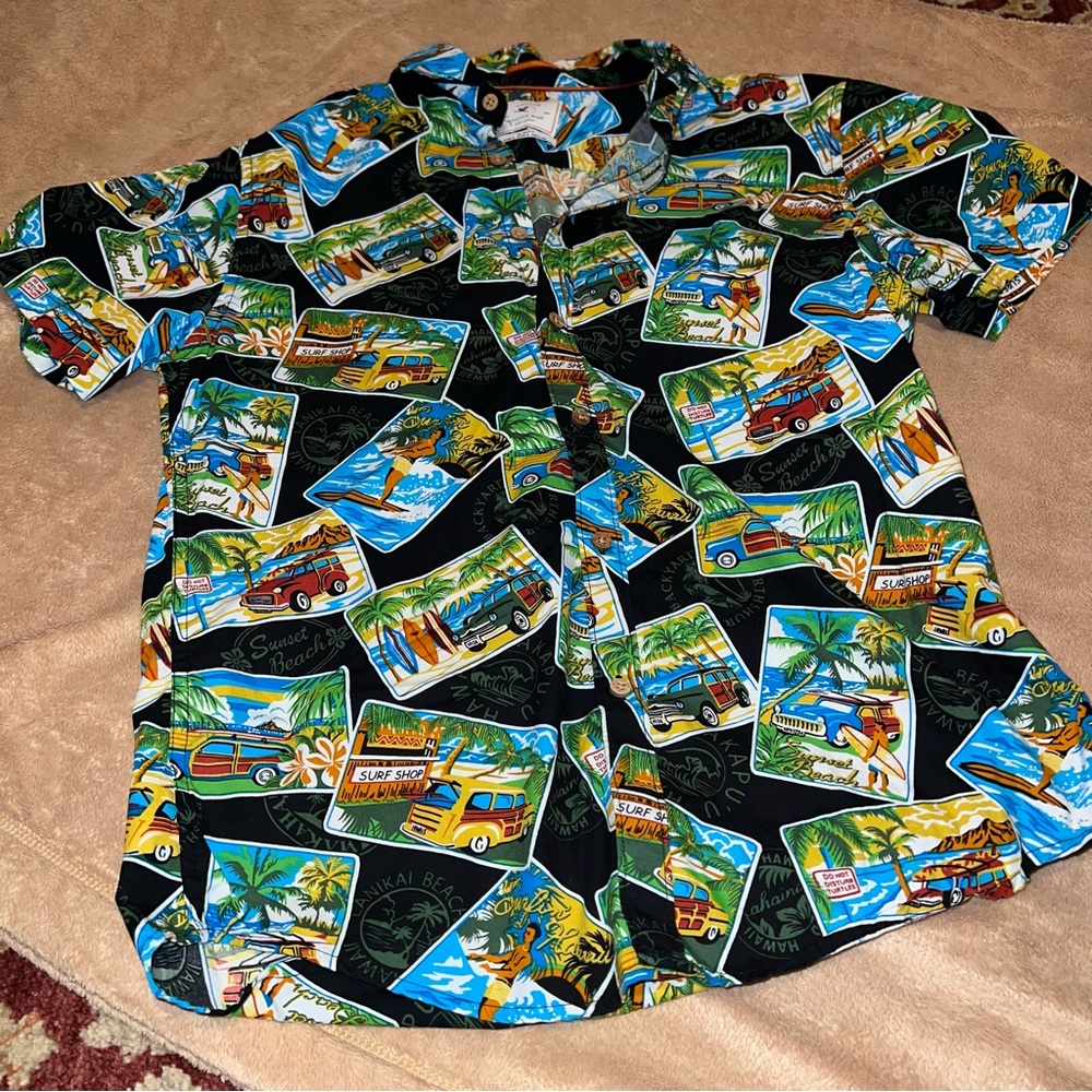 NWOT Colorful Hawaiian Print Shirt